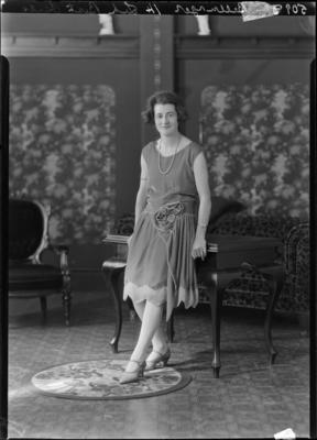 Bellringer, Woman - Puke Ariki