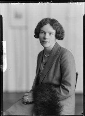 Doody, Woman - Puke Ariki