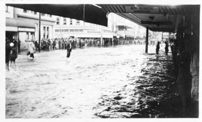 Devon Street in flood, 1935; 22 Feb 1935; PHO2005-008