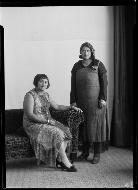 Thompson/Broughton, Women Puke Ariki