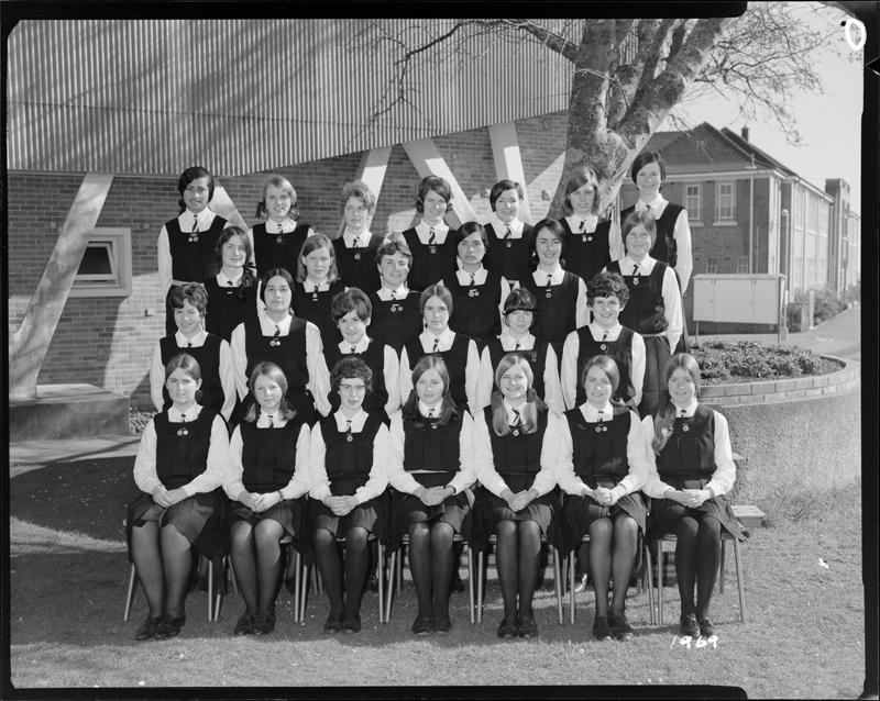 new-plymouth-girls-high-school-group-puke-ariki