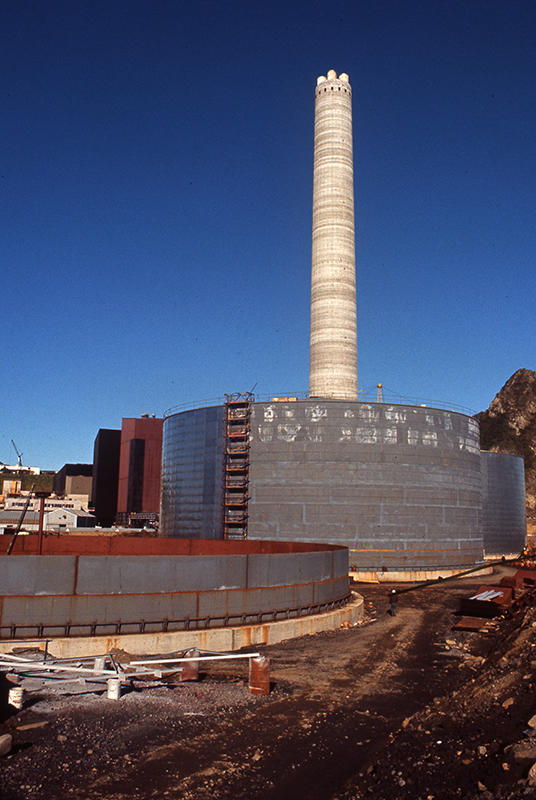 New Plymouth Power Station construction, fuel oil tanks Puke Ariki