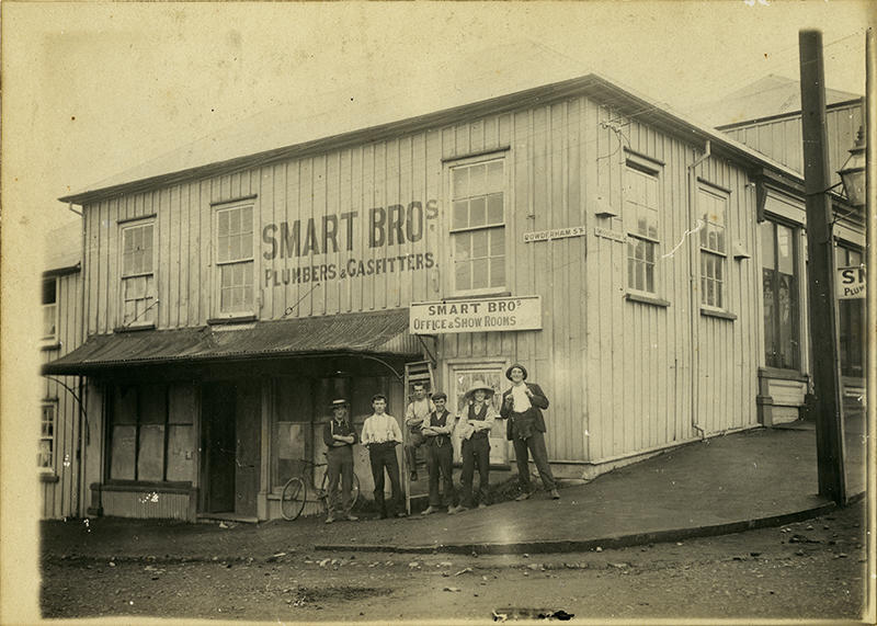Smart Brothers, New Plymouth Puke Ariki